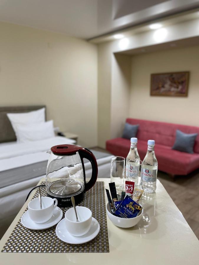 Central Hotel Gyumri Esterno foto