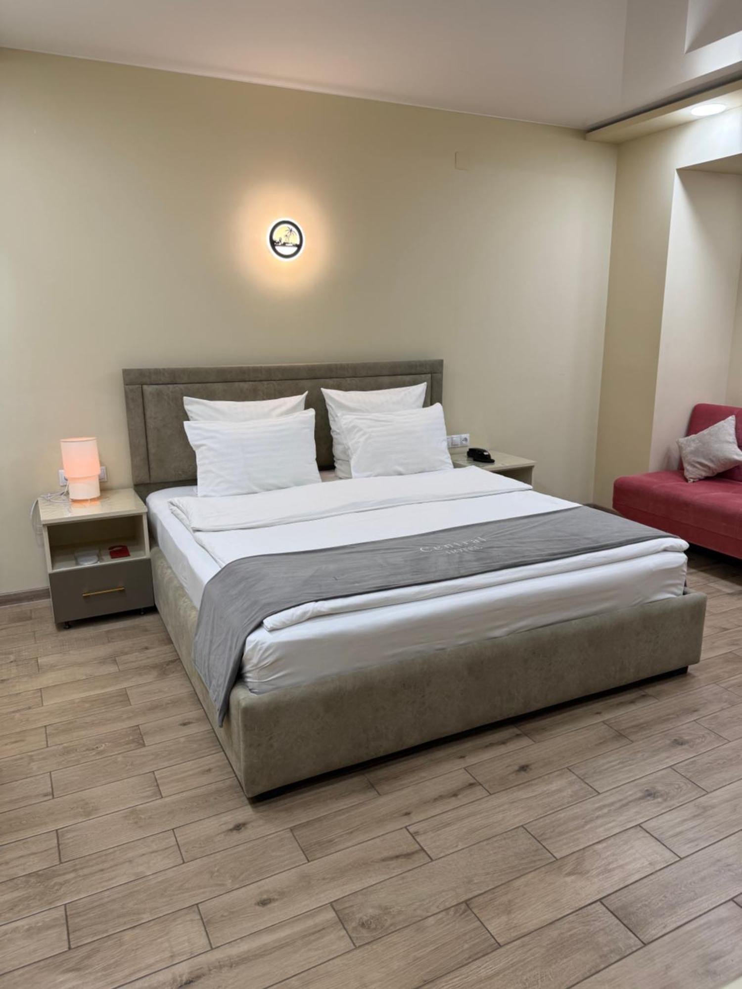 Central Hotel Gyumri Esterno foto